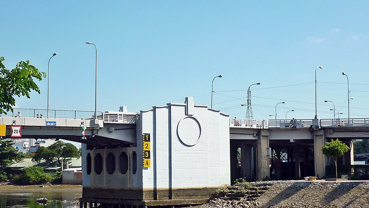 Khúc cua định mệnh Cầu Chữ Y