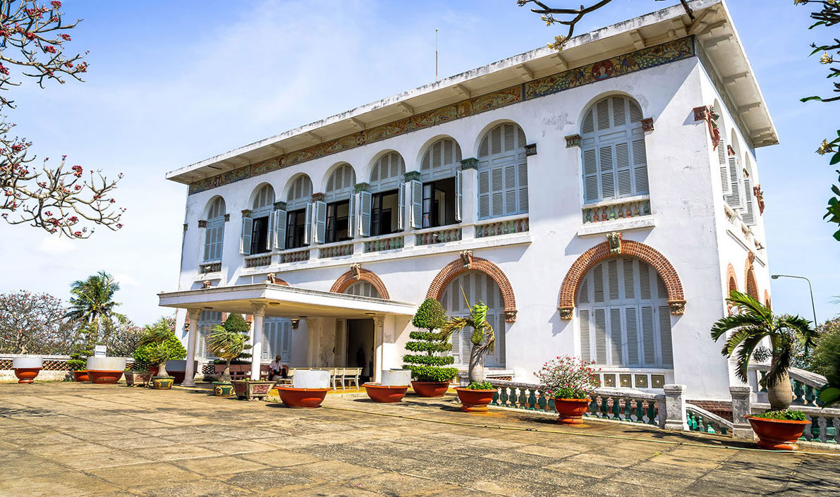 Toàn cảnh Bạch Dinh Vũng Tàu