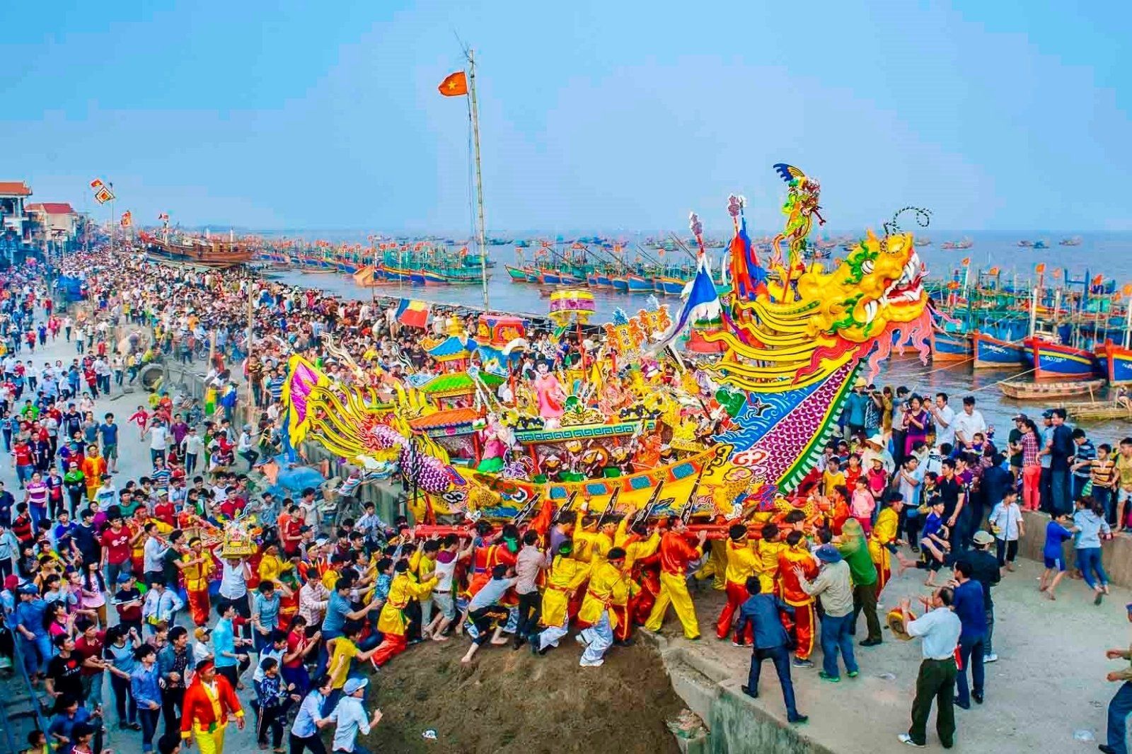 Lễ tế Cá Ông trong lễ hội Cầu Ngư