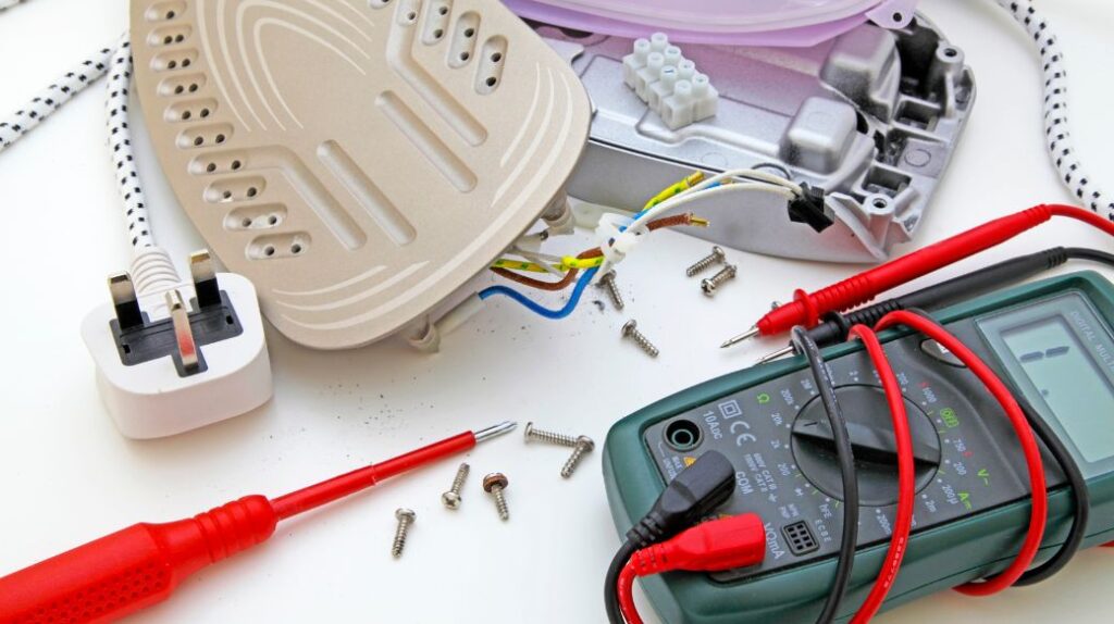 Cắm nhầm điện &aacute;p c&oacute; thể g&acirc;y nhạy cảm điện từ