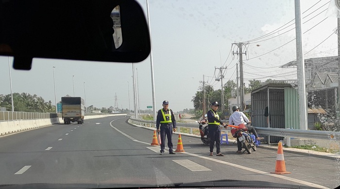 Chạy vào cao tốc