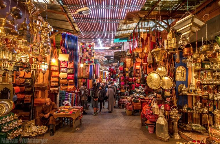 Chợ Souk truyền thống ở Marrakech