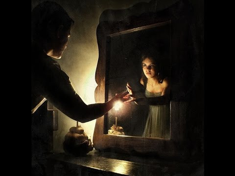 Trải nghiệm kinh dị Bloody Mary