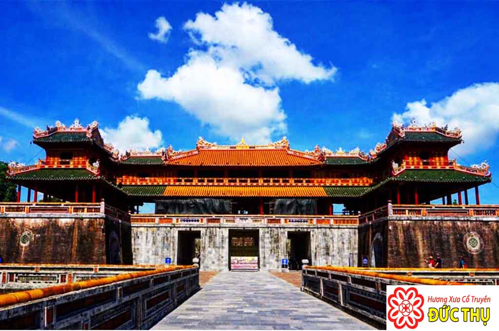 Huế – Cung đình & Mộ vua: Hành Trình Khám Phá Di Sản Hoàng Gia Việt Nam 6 Cung đình Huế toàn cảnh