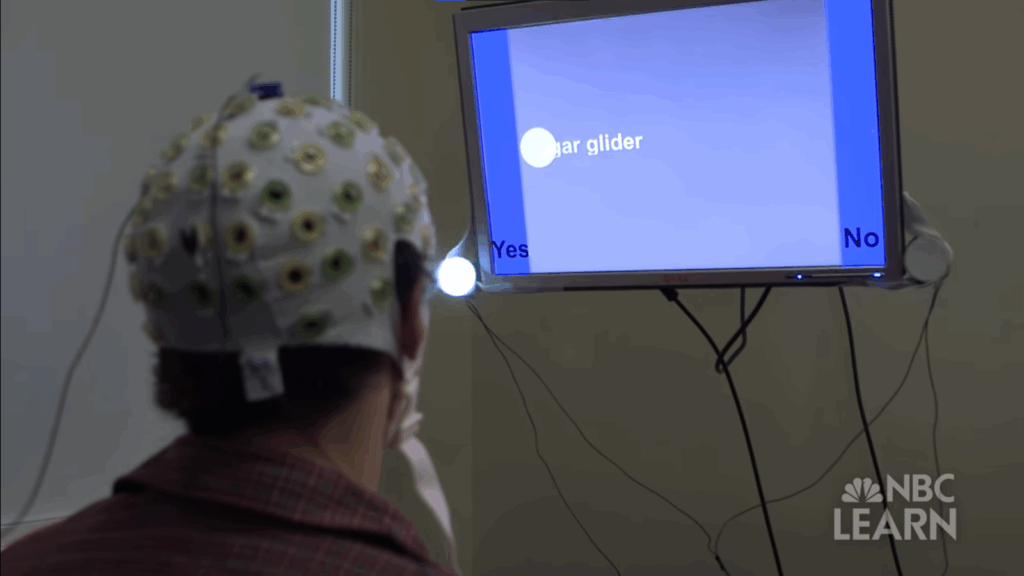 Giao diện não-máy tính (Brain-Computer Interfaces – BCI) không xâm lấn 6 Minh họa giao diện não-máy tính không xâm lấn