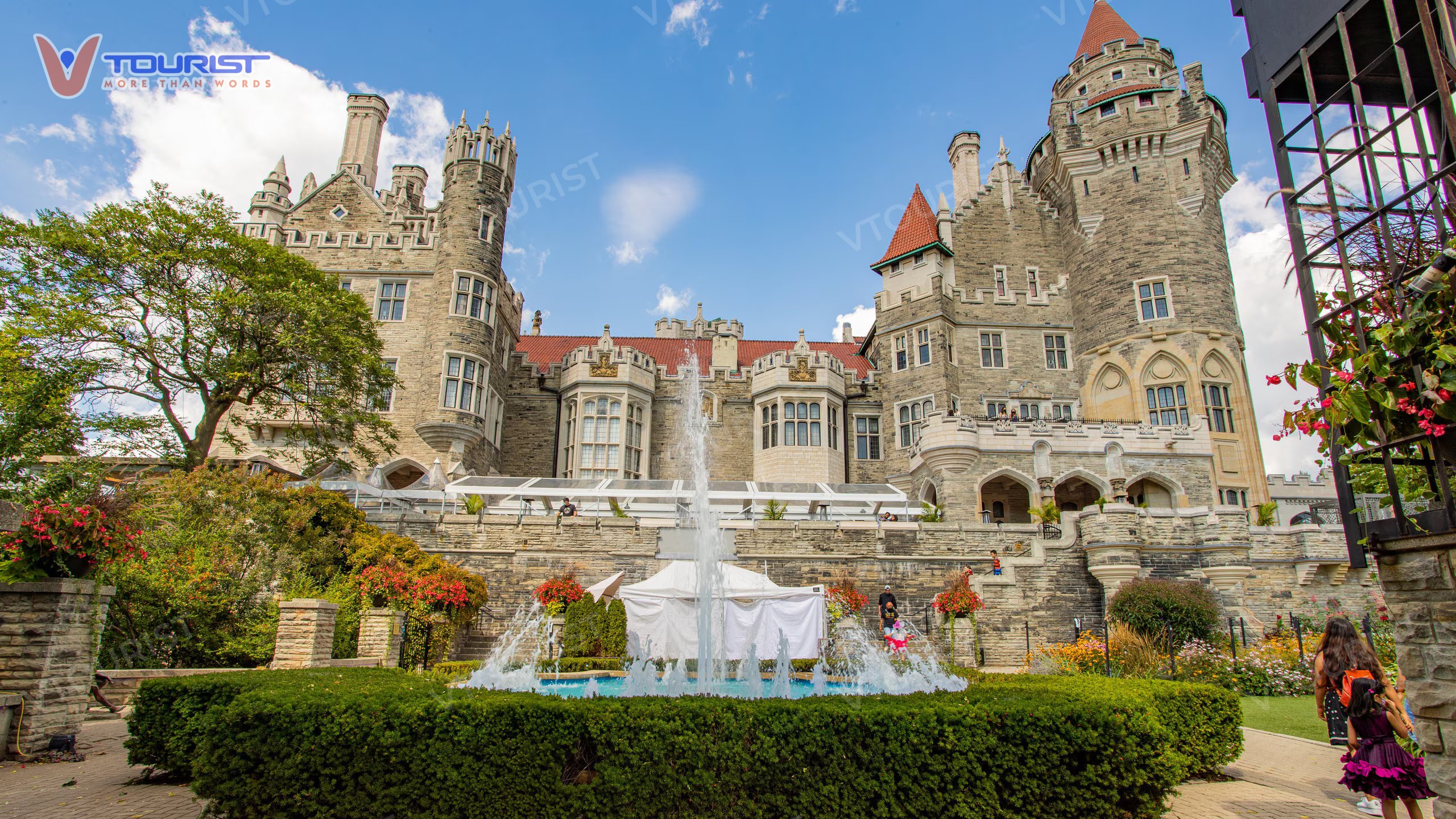 Toàn cảnh lâu đài Casa Loma
