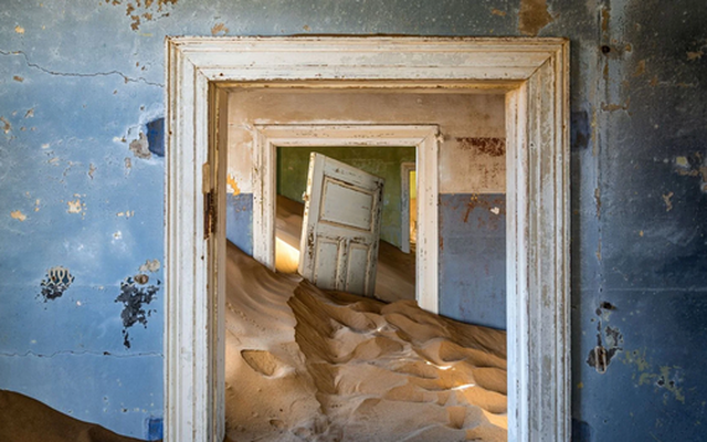 Bên ngoài Saloon cổ kính