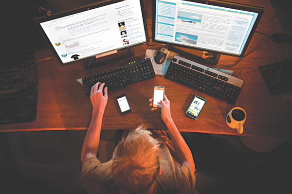 Tác động của việc sử dụng mạng xã hội đến sự tự trọng: Lợi ích và hệ lụy 4 Tác hại của mạng xã hội và sức khỏe