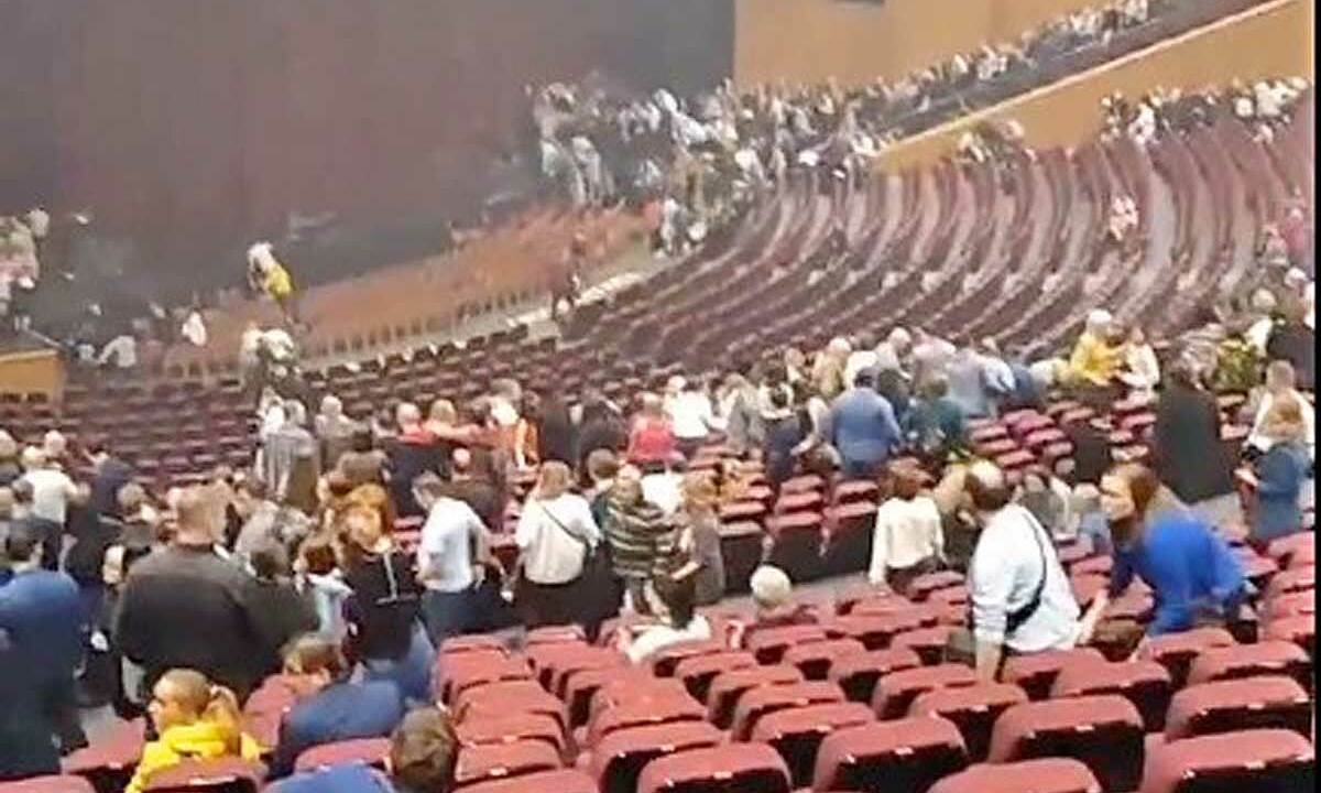 Hiện tượng kỳ bí tại Nhà hát Fox