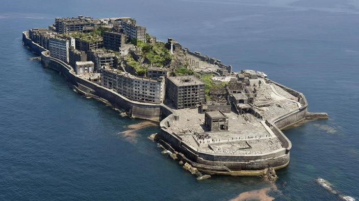 Đảo hoang sau chiến tranh