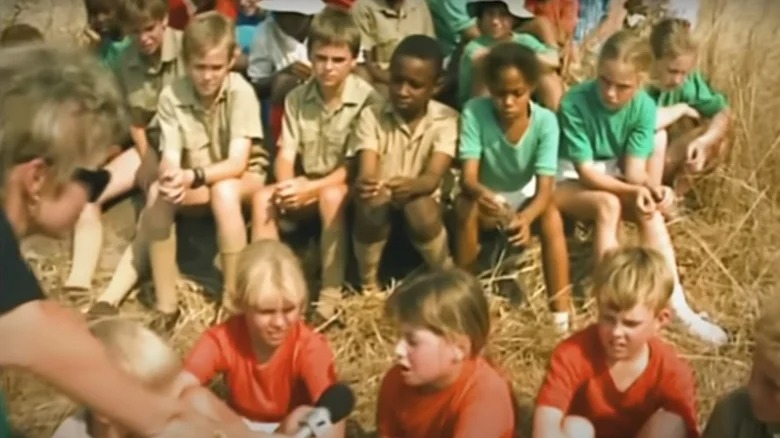 Hình ảnh minh họa 62 học sinh tại Ariel School Zimbabwe đồng loạt kể lại trải nghiệm nhìn thấy UFO năm 1994