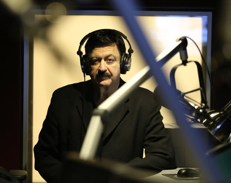 George Noory được truyền thông Mỹ ghi nhận trong bối cảnh chương trình Coast to Coast AM và ảnh hưởng văn hóa radio UFO