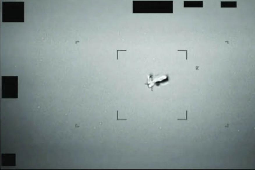 Hồ sơ giải mật UFO lâu năm với tài liệu quân sự và báo cáo hiện tượng bay không xác định được công bố